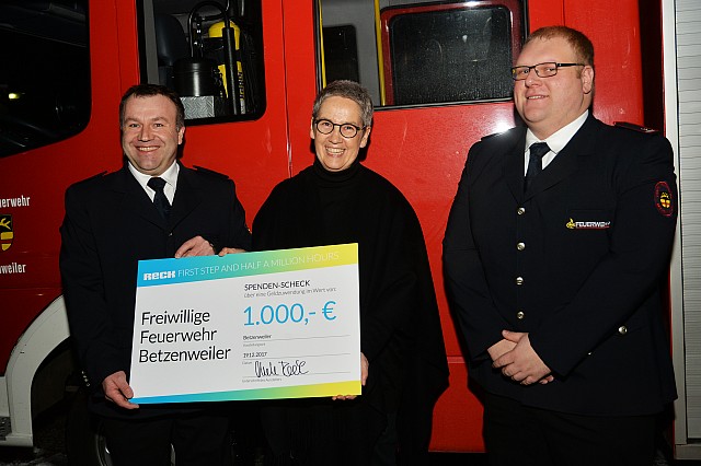 RECK Agrartechnik - 1.000 Euro for the voluntary fire brigade Betzenweiler